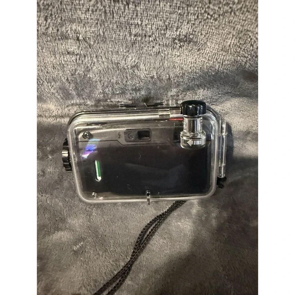 Intova Snap Sights Focus Free Underwater Diving Film Camera with Protective Case